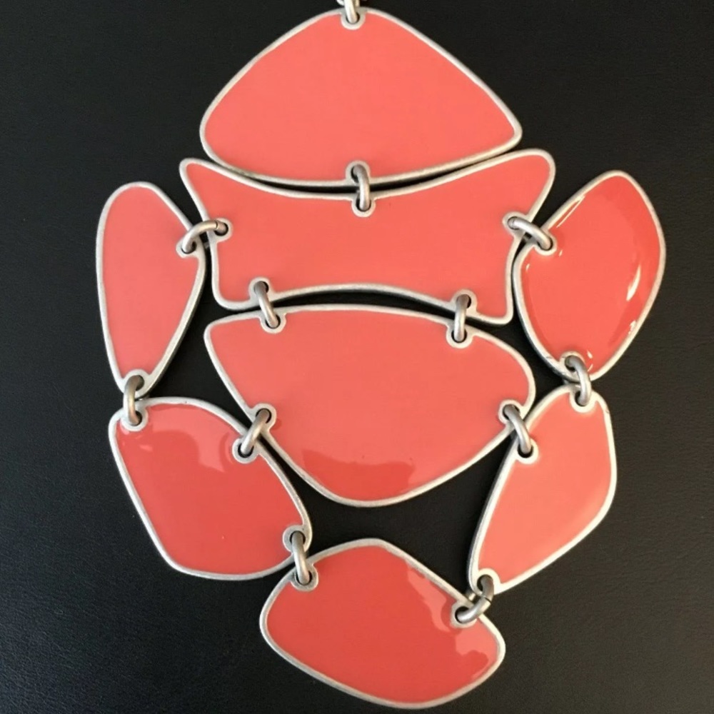 Mexx abstract enamel coral color pendant art long